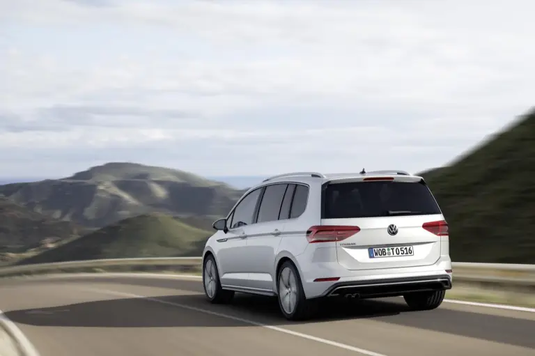 Volkswagen Touran MY 2015 - 10