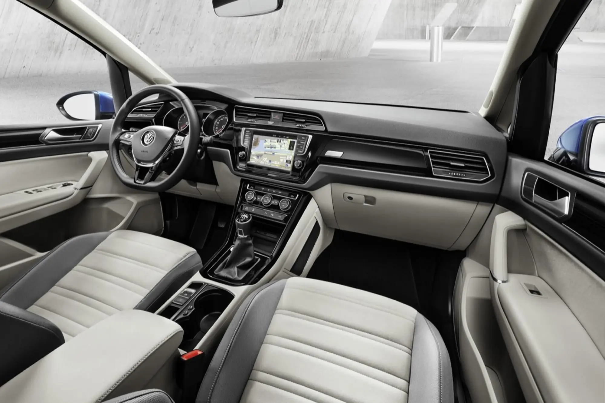 Volkswagen Touran MY 2015 - 11