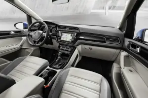 Volkswagen Touran MY 2015 - 11