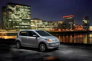 Volkswagen Up! cinque porte nuove immagini