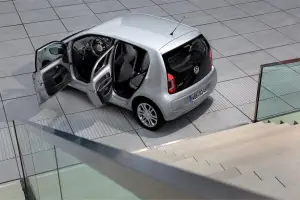 Volkswagen Up! cinque porte nuove immagini