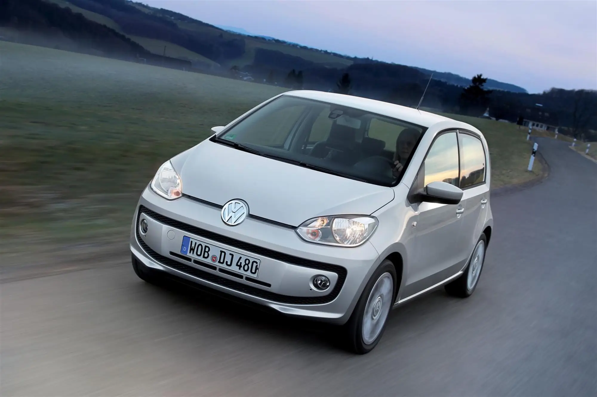 Volkswagen Up! cinque porte nuove immagini - 18