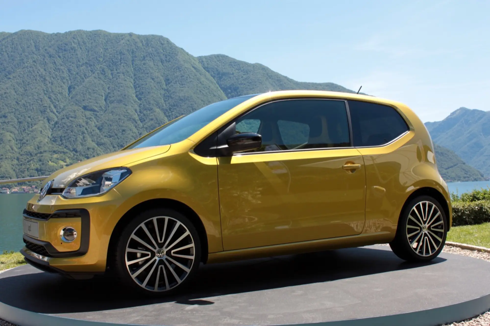 Volkswagen up! MY 2016 - Primo contatto - 14