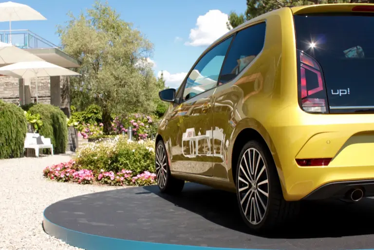 Volkswagen up! MY 2016 - Primo contatto - 24