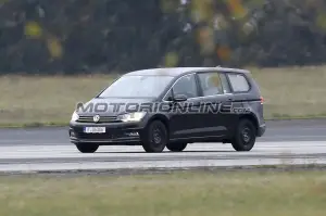 Volkswagen Variosport foto spia 30 novembre 2018 - 1