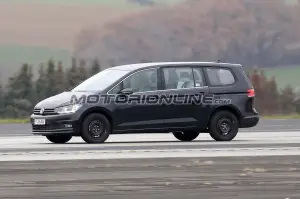 Volkswagen Variosport foto spia 30 novembre 2018 - 4