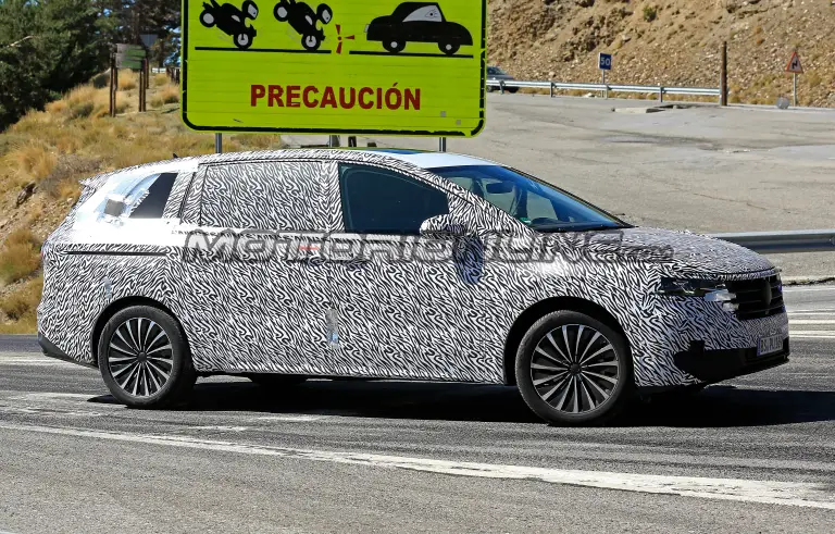 Volkswagen Viloran - Foto spia 25-09-2019 - 7