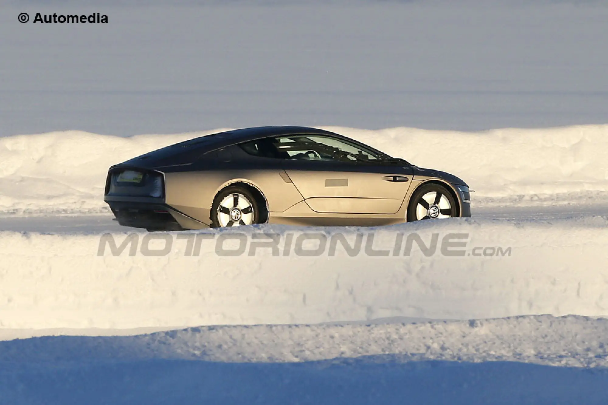 Volkswagen XL1 - Foto spia 17-01-2013 - 4