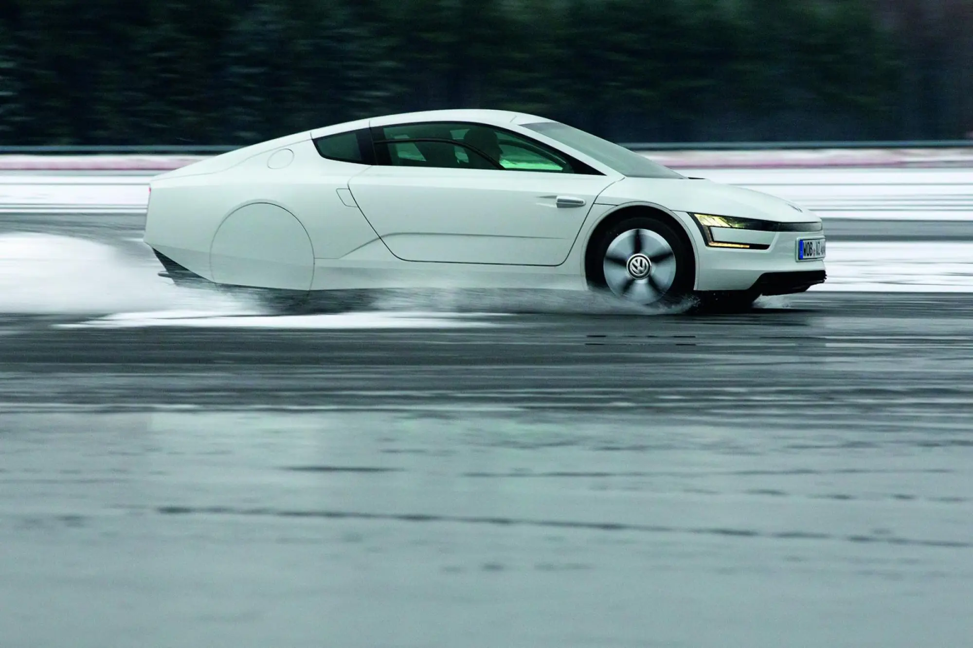 Volkswagen XL1 ufficiale - 8
