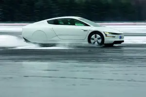 Volkswagen XL1 ufficiale - 8