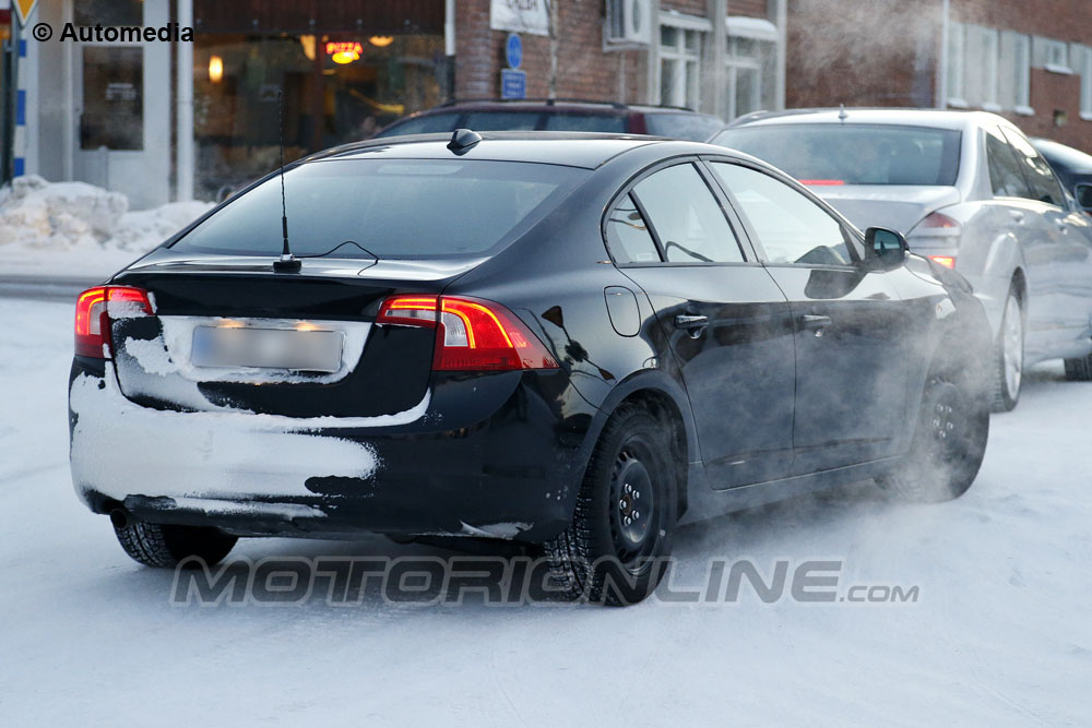 Volvo S60 facelift - Foto spia 24-01-2013