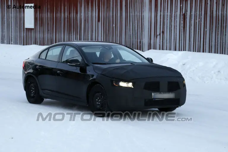 Volvo S60 facelift - Foto spia 24-01-2013 - 2