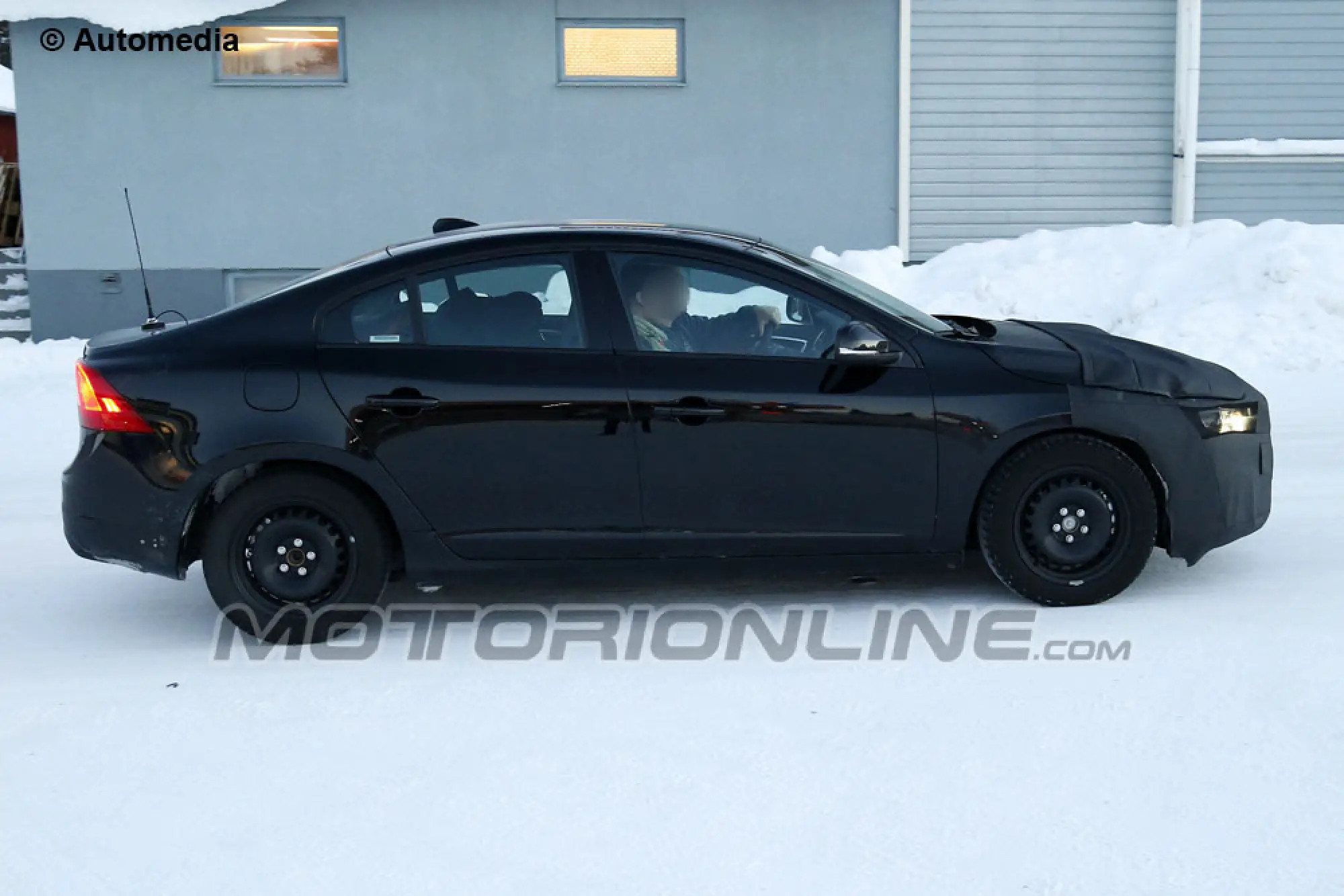 Volvo S60 facelift - Foto spia 24-01-2013 - 3