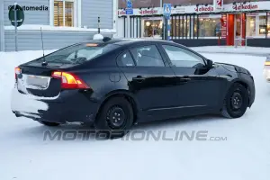 Volvo S60 facelift - Foto spia 24-01-2013