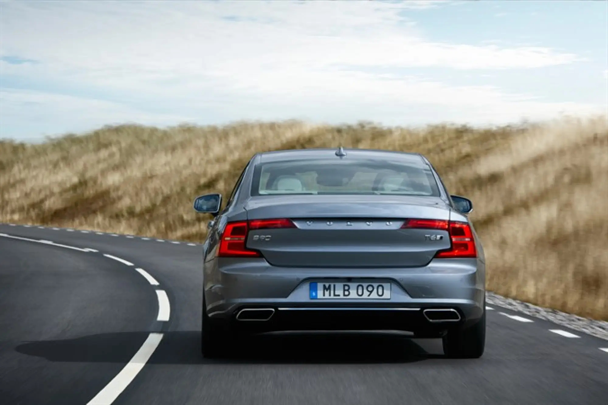 Volvo S90 - interni ed esterni - 5