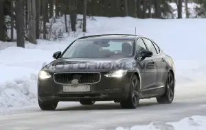 Volvo S90, V90 e V90 Cross Country 2020 - Foto spia 10-12-2019 - 1