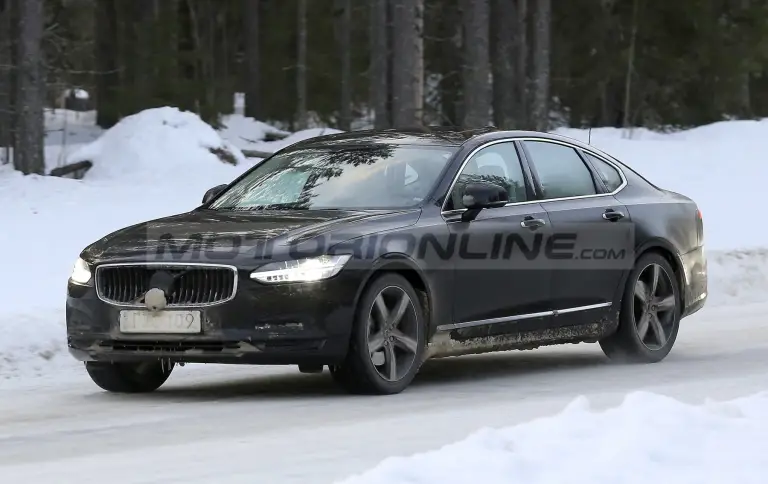 Volvo S90, V90 e V90 Cross Country 2020 - Foto spia 10-12-2019 - 4