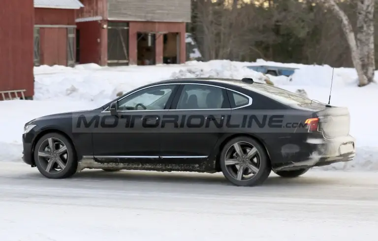 Volvo S90, V90 e V90 Cross Country 2020 - Foto spia 10-12-2019 - 8