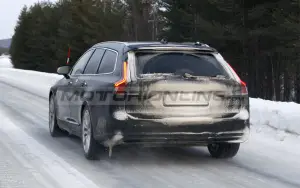 Volvo S90, V90 e V90 Cross Country 2020 - Foto spia 10-12-2019 - 24