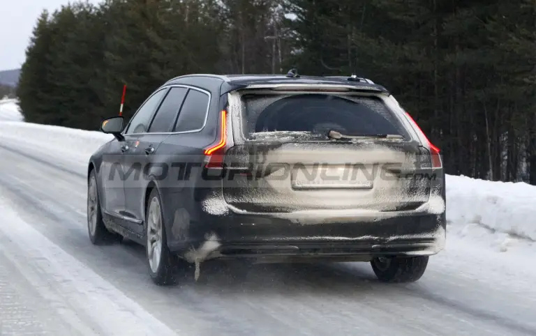 Volvo S90, V90 e V90 Cross Country 2020 - Foto spia 10-12-2019 - 24