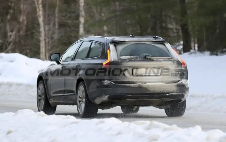 Volvo S90, V90 e V90 Cross Country 2020 - Foto spia 10-12-2019 - 37