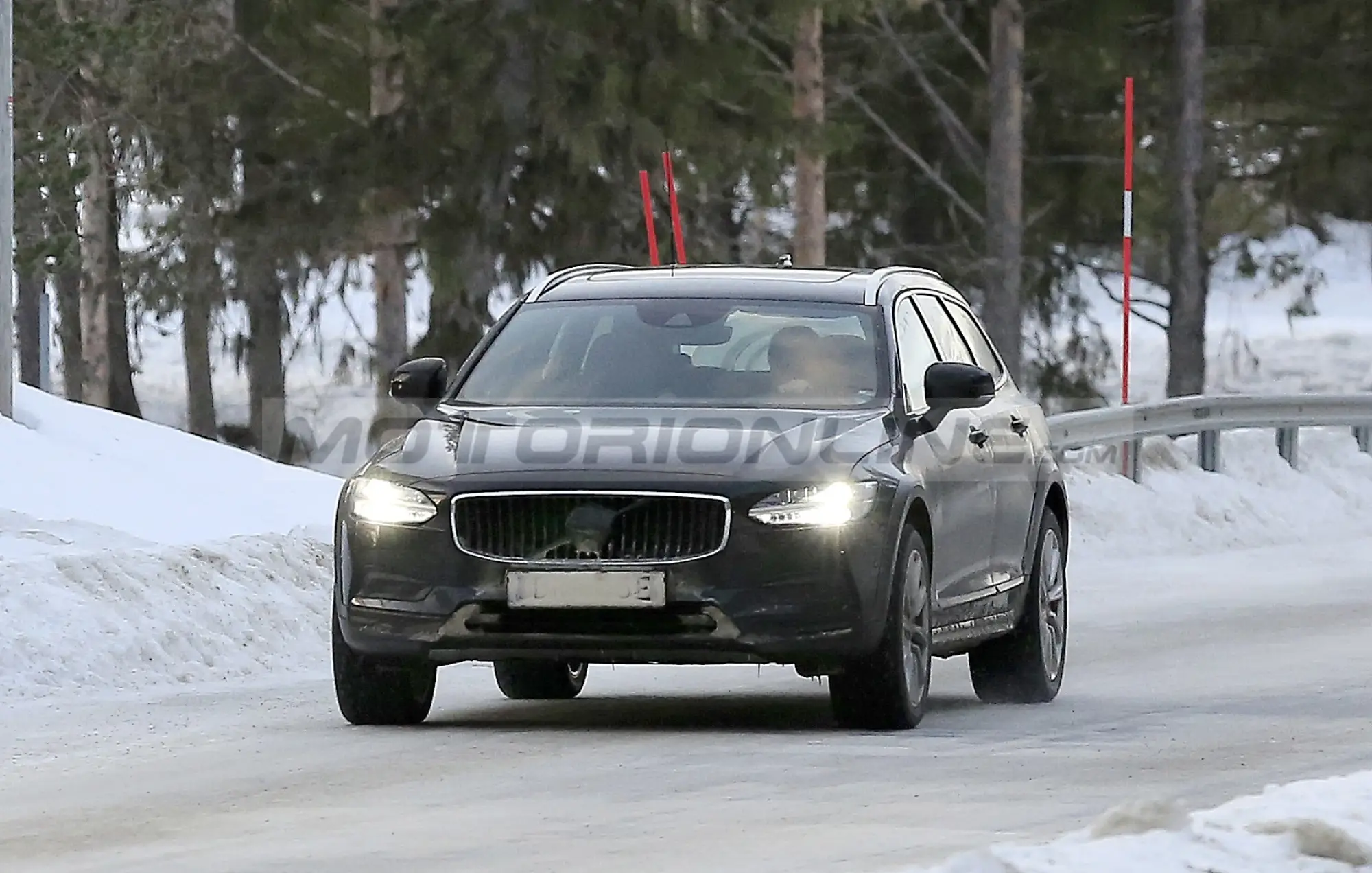Volvo S90, V90 e V90 Cross Country 2020 - Foto spia 10-12-2019 - 26