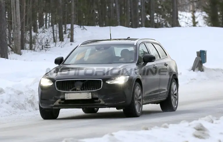 Volvo S90, V90 e V90 Cross Country 2020 - Foto spia 10-12-2019 - 29