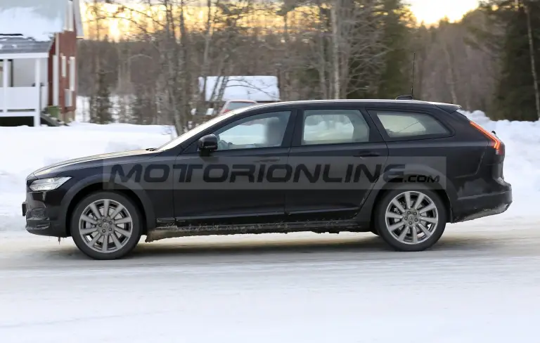 Volvo S90, V90 e V90 Cross Country 2020 - Foto spia 10-12-2019 - 31