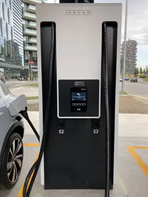 Volvo stazione Ultrafast Porta Nuova - Milano