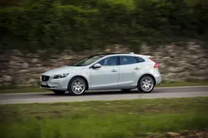 Volvo V40 2012 nuove immagini