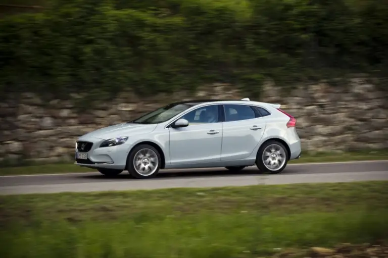 Volvo V40 2012 nuove immagini - 5