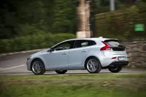 Volvo V40 2012 nuove immagini