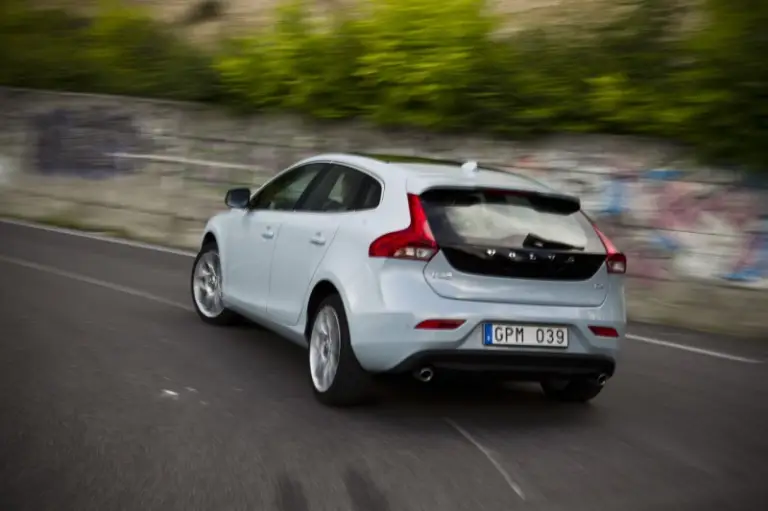 Volvo V40 2012 nuove immagini - 8