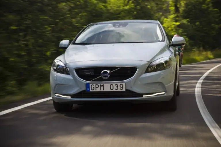 Volvo V40 2012 nuove immagini - 23