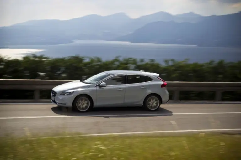 Volvo V40 2012 nuove immagini - 39