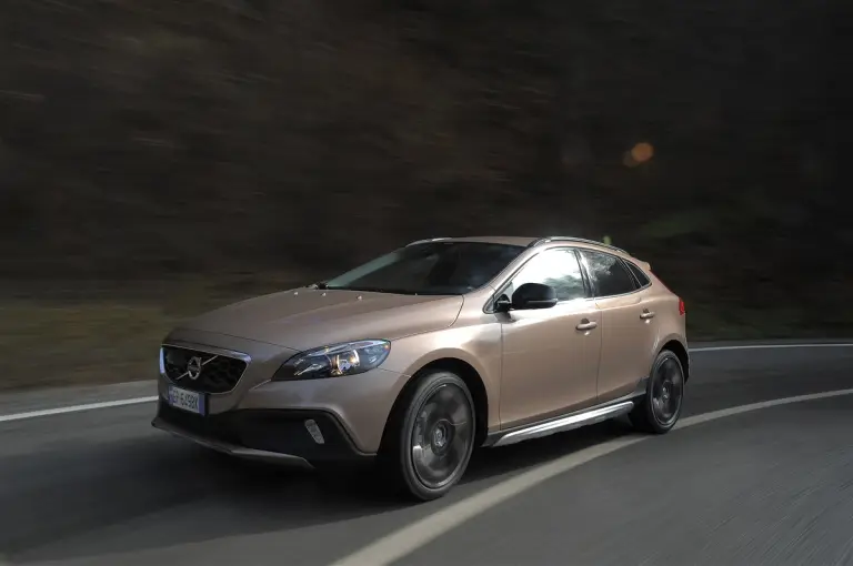 Volvo V40 Cross Country 2013 - 22