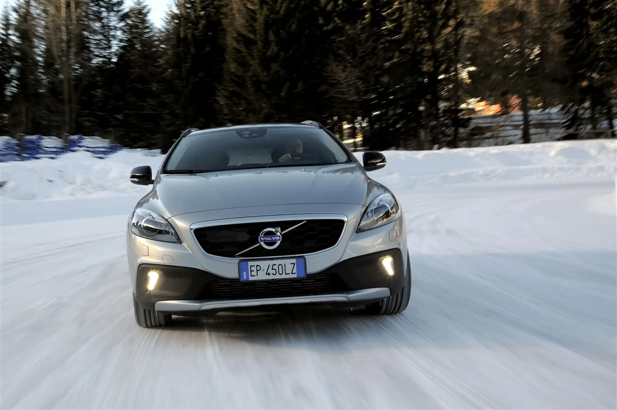 Volvo V40 Cross Country 2013 - 46