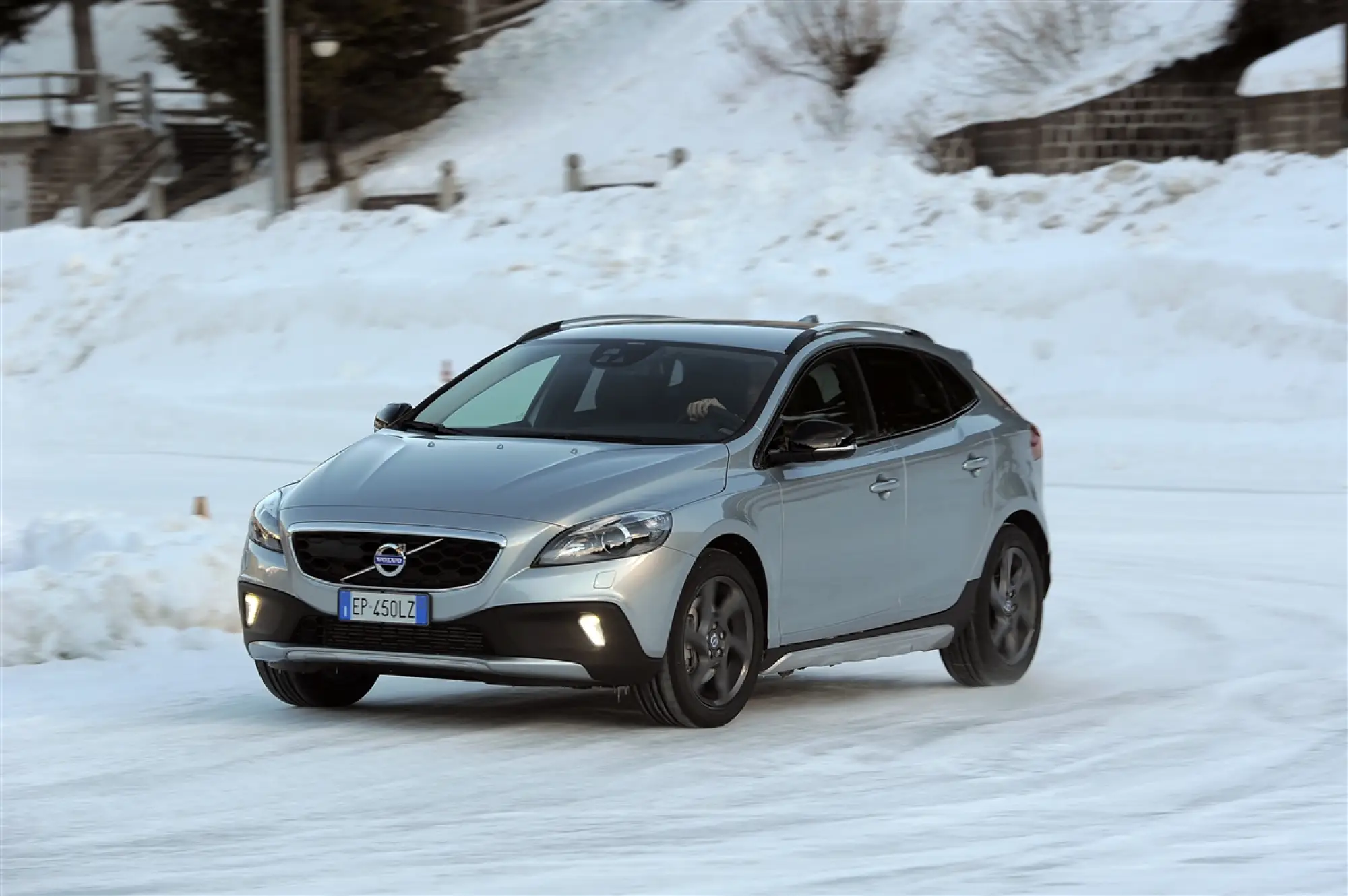 Volvo V40 Cross Country 2013 - 48