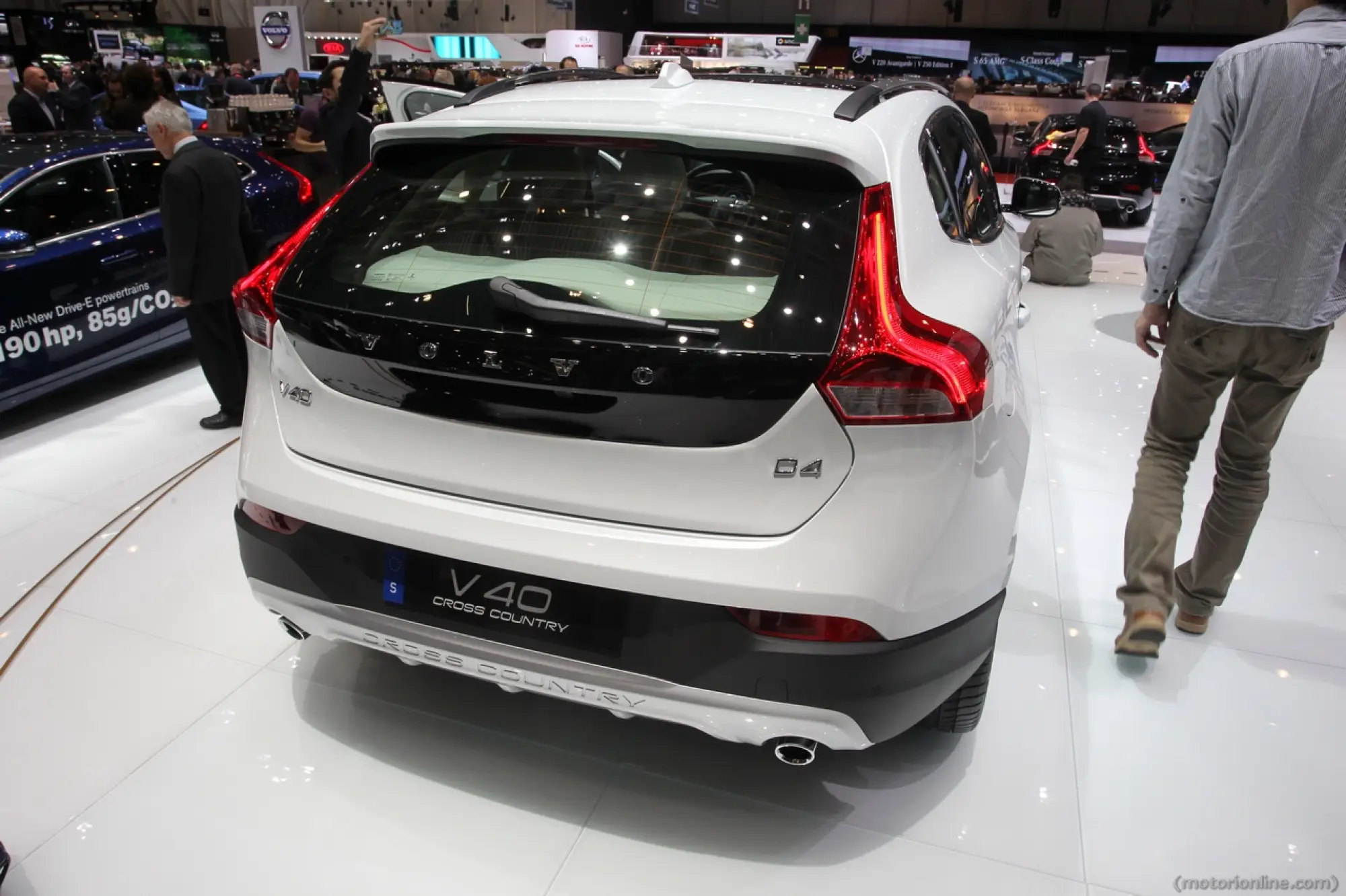 VOLVO V40 CROSS COUNTRY OCEAN RACE EDITION - Salone di Ginevra 2014 - 5