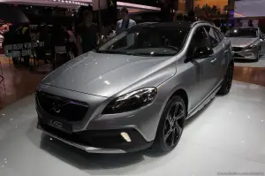 Volvo V40 Cross Country - Salone di Parigi 2012