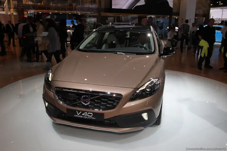 Volvo V40 Cross Country - Salone di Parigi 2012 - 6