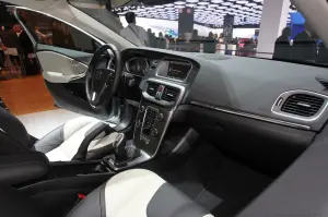 Volvo V40 Cross Country - Salone di Parigi 2012