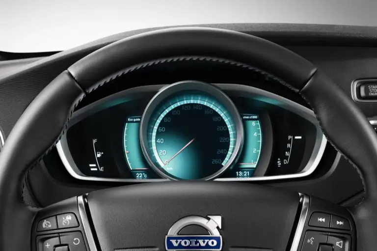 Volvo V40 Cross Country - 12