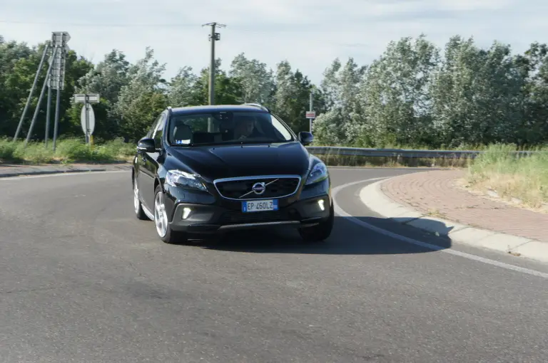 Volvo V40 Crosscountry D4 - Prova su strada - 11