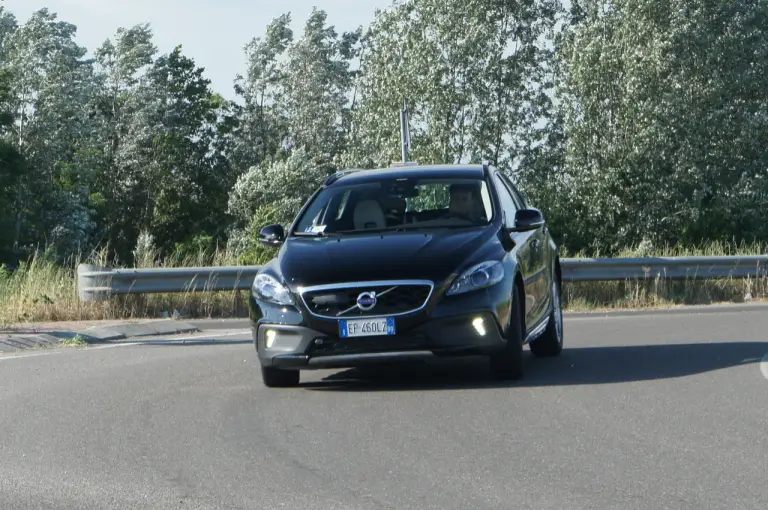 Volvo V40 Crosscountry D4 - Prova su strada - 16