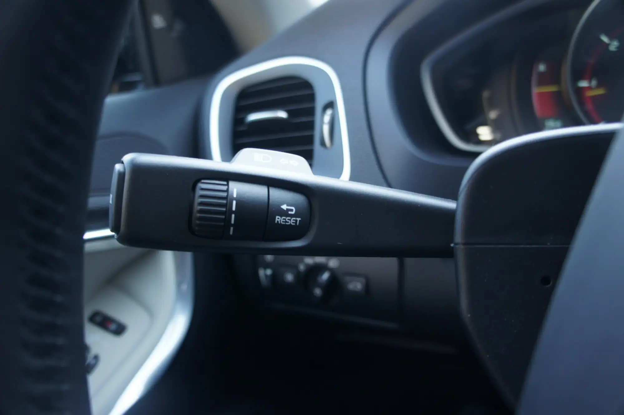 Volvo V40 Crosscountry D4 - Prova su strada - 95