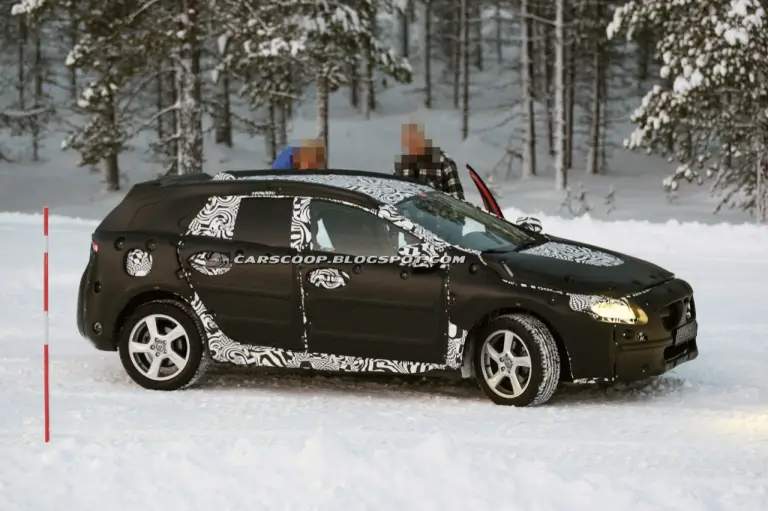 Volvo V40 - Foto spia 20-12-2011 - 1