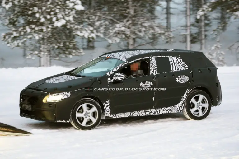 Volvo V40 - Foto spia 20-12-2011 - 8
