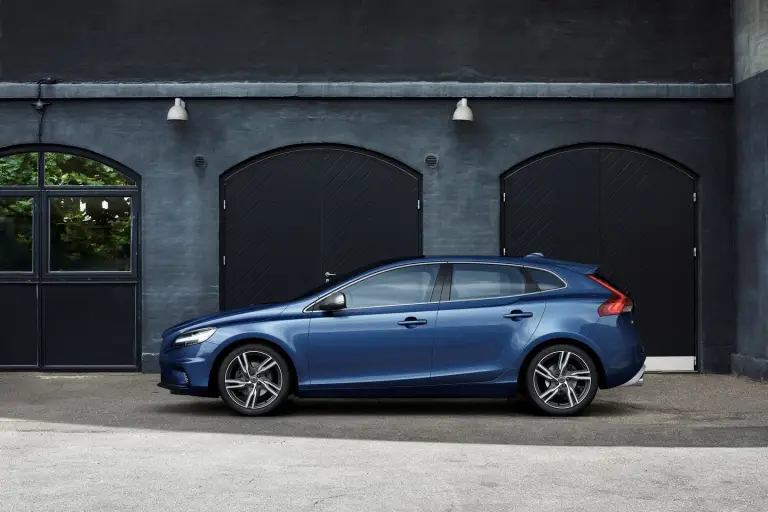 Volvo V40 MY 2017 - 15