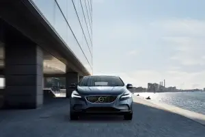 Volvo V40 MY 2017 - 19